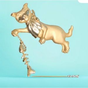 brooch pin Vintage AJC Gold Cat Holding Fish Brooch